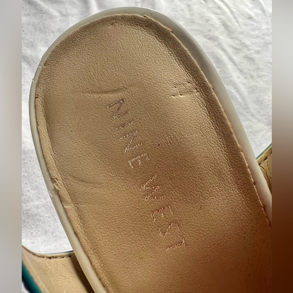 Nine West Heels EUC size 7.5, Turquoise, Yellow & White - Picture 4 of 8